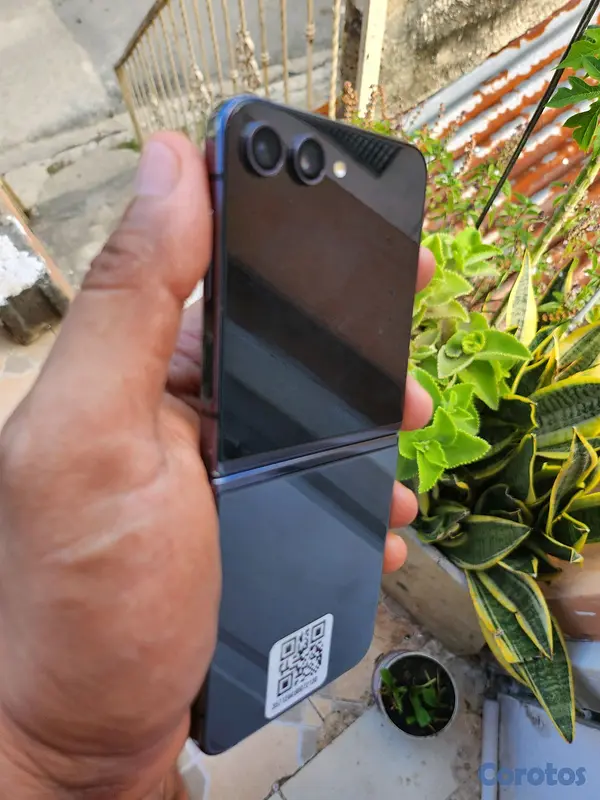 celulares y tabletas - Samsung galaxy flip 5 de 256gb desbloqueado de fabrica 100% nítido  4