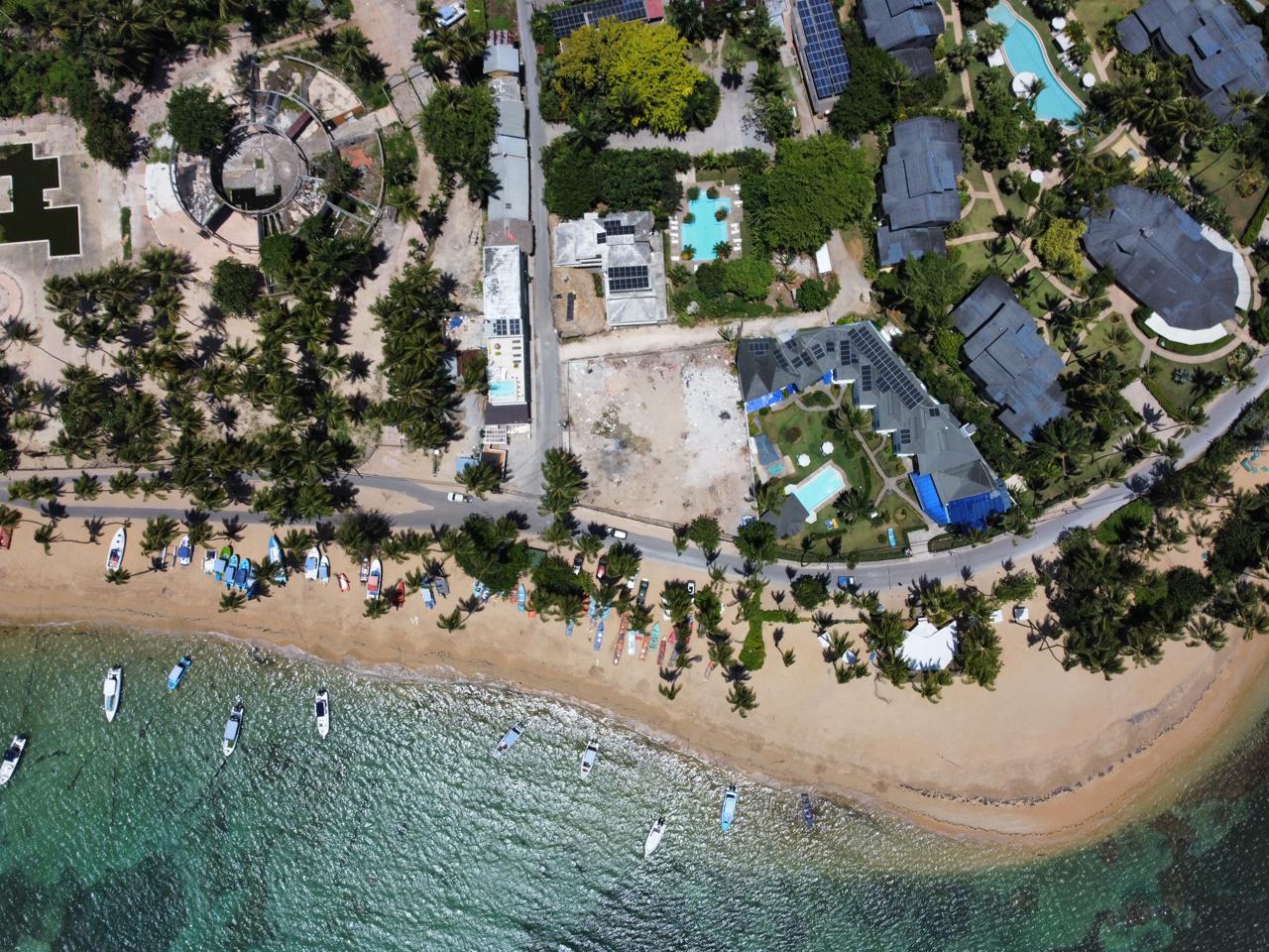 solares y terrenos - Solar en Playa las Ballenas Samana Acepto permuta 0