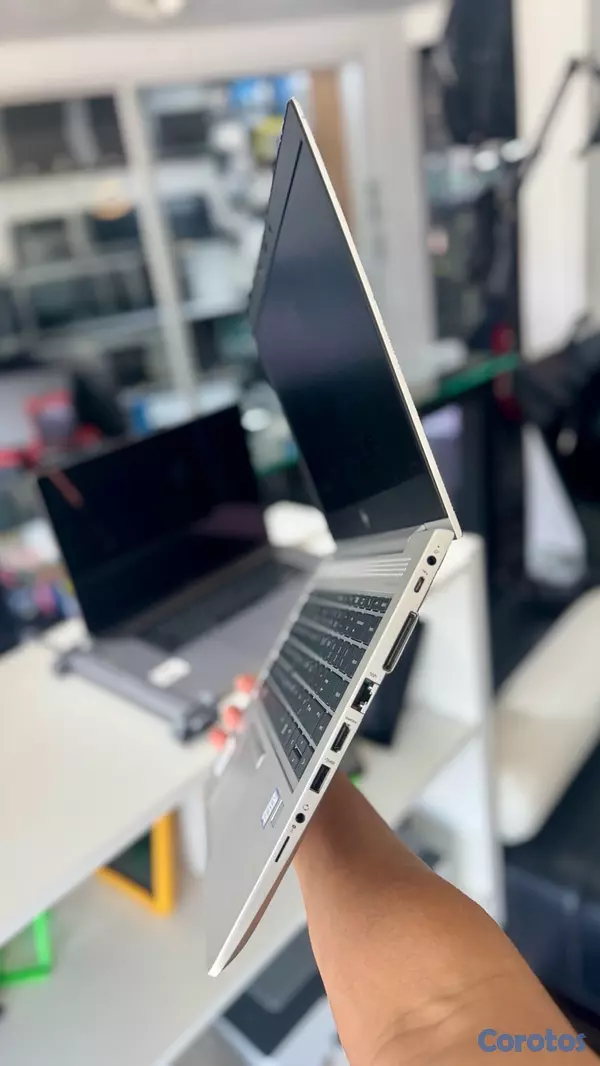 computadoras y laptops - Hp elitebook 840 G5 i58va gen. 256gb ssd 8gb ram  5