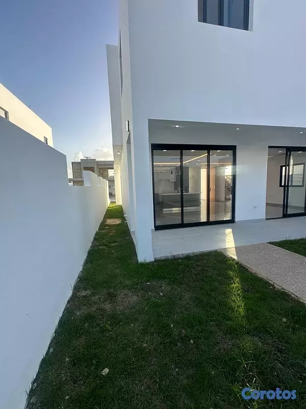 casas vacacionales y villas - venta de Villa con piscina en punta cana República Dominicana 7
