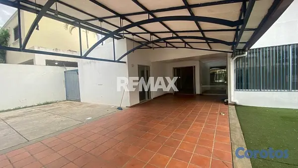 oficinas y locales comerciales - Local comercial de 500mt2 en alquiler en Julieta M 15