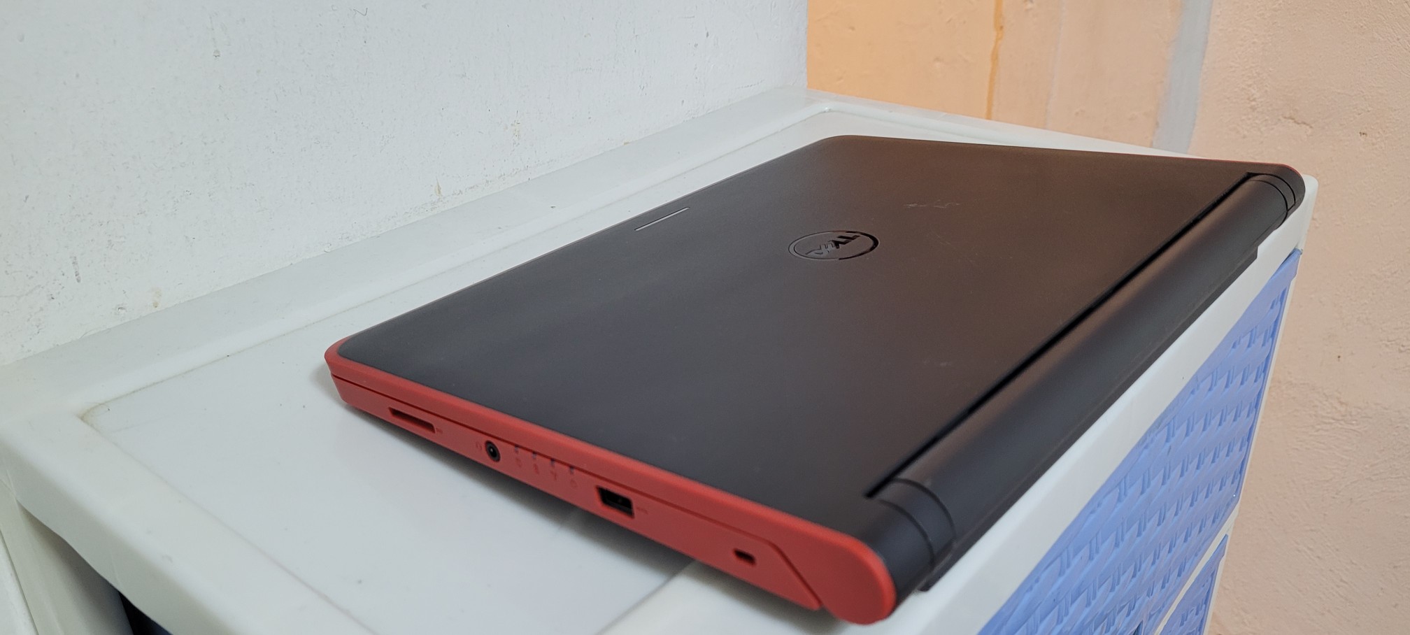 computadoras y laptops - Dell roja 14 Pulg Core i3 Ram 8gb Disco SSD Solido Wifi 2