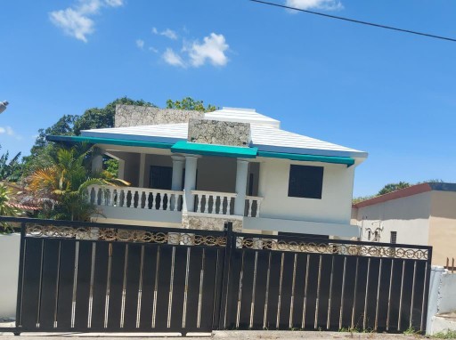casas - Casa de 2 Niveles en venta Santiago Gurabo