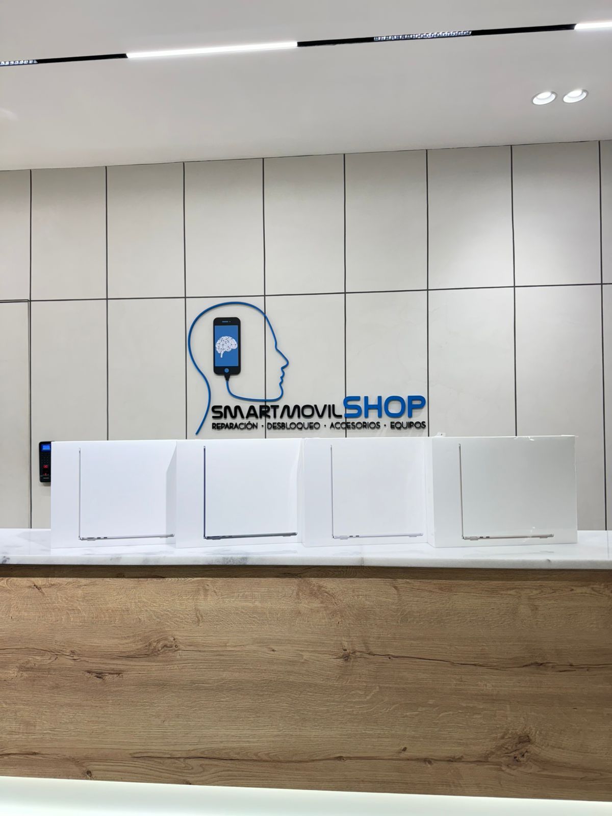 computadoras y laptops - MACBOOK AIR M2 256/512GB SSD 8/16GB RAM NUEVA 