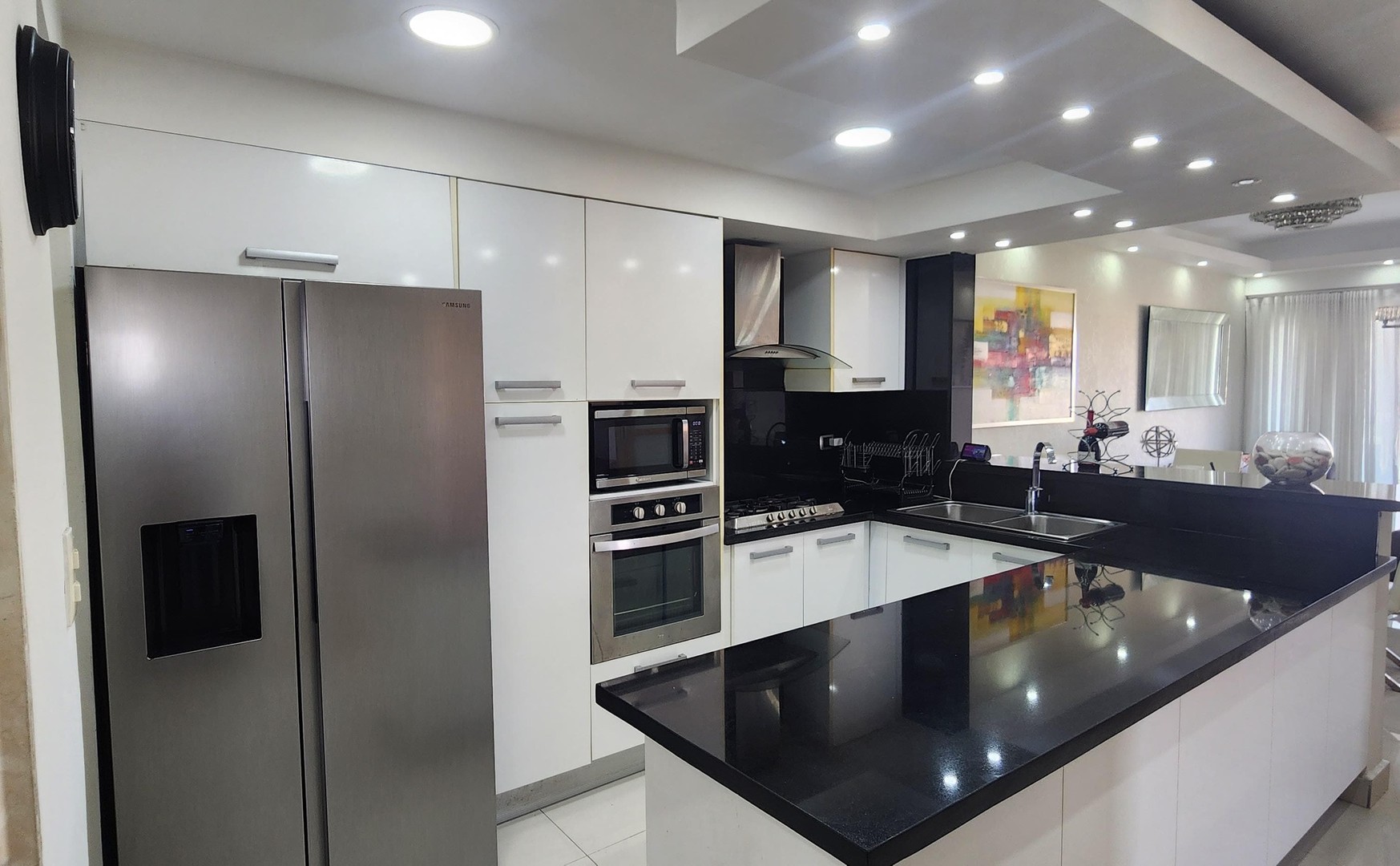 apartamentos - SE VENDE

Apartamento en 8vo piso con hermosa vista. En Av. Lope de Vega, Arroyo 4