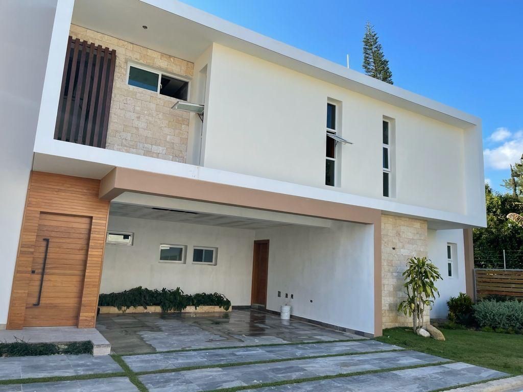 casas - Bellisima Casa en Proyecto Cerrado de Gurabo