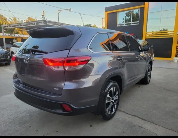jeepetas y camionetas - Toyota higlander 2018 le plus 1
