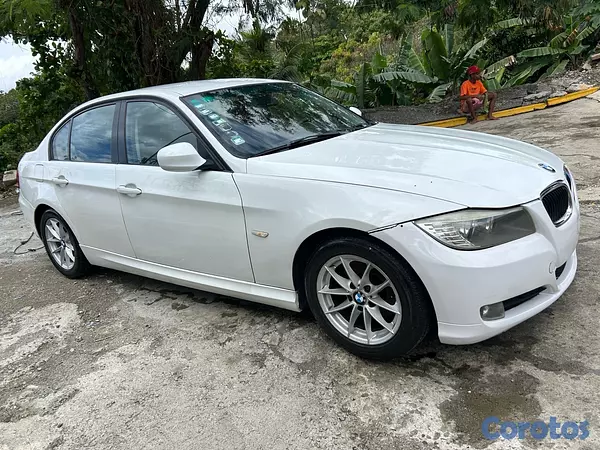 carros - BMW serie 3 año 2011 7