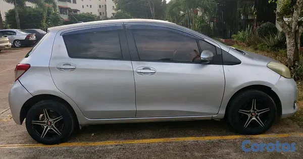 carros - Toyota Vitz, se vende  3