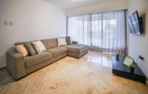 apartamentos - Alquilamos amplio y muy fresco apartamento amueblado en Piantini