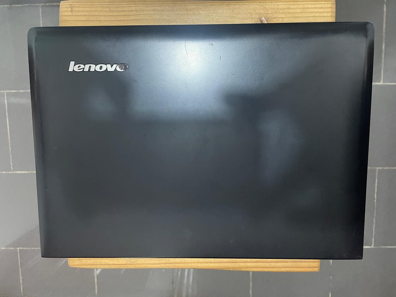 computadoras y laptops - Laptop Lenovo Z40-70 en excelentes condiciones