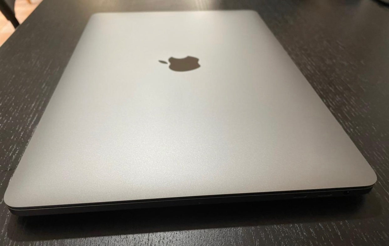 computadoras y laptops - MacBook Pro 2020 i7 con 2 tera y 32 de RAM 