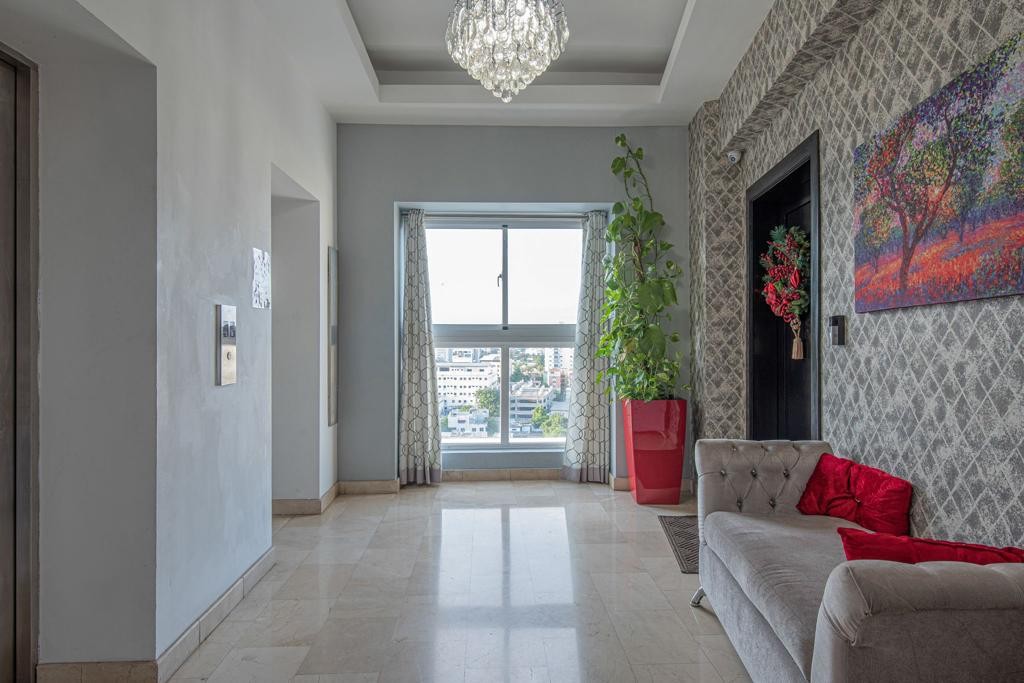 apartamentos - Vendo hermoso Penthouse de lujo amueblado en Mirador Norte 1