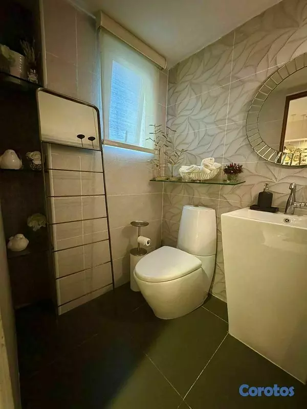 apartamentos - Venta de amplio apartamento ubicado en Serralles 10