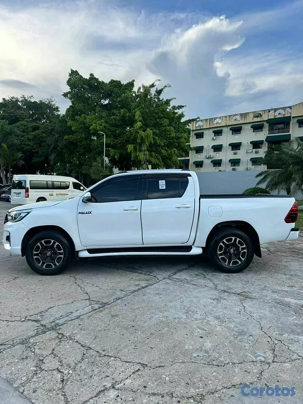 jeepetas y camionetas - Toyota hilux 2020 4