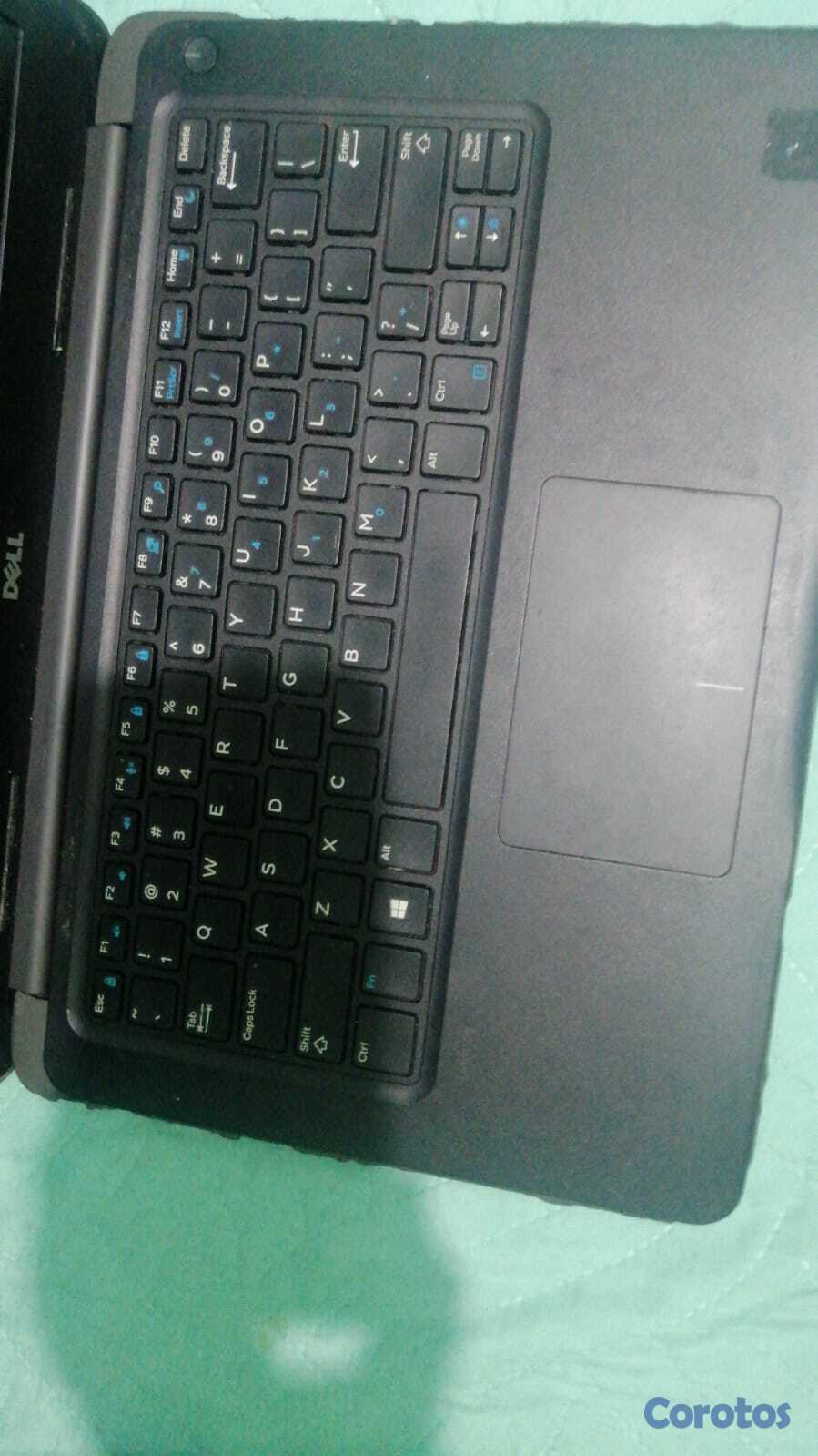 computadoras y laptops - vendo mi laptop DELL latitude 3380 tiene DDR4 con GB4  3