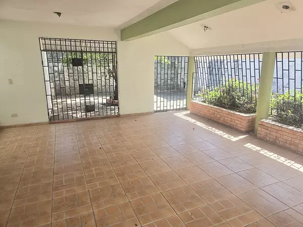 casas - Casa en Venta céntrica y comercial  9