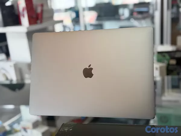 computadoras y laptops - MacBook Pro A2141 i9 32GB ram 512GB SSD 7