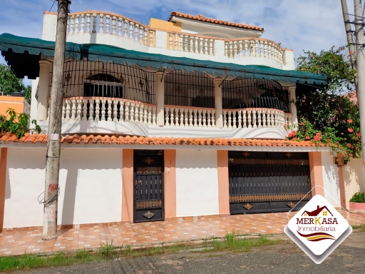 casas - Magestuosa casa en el ens. Isabelita