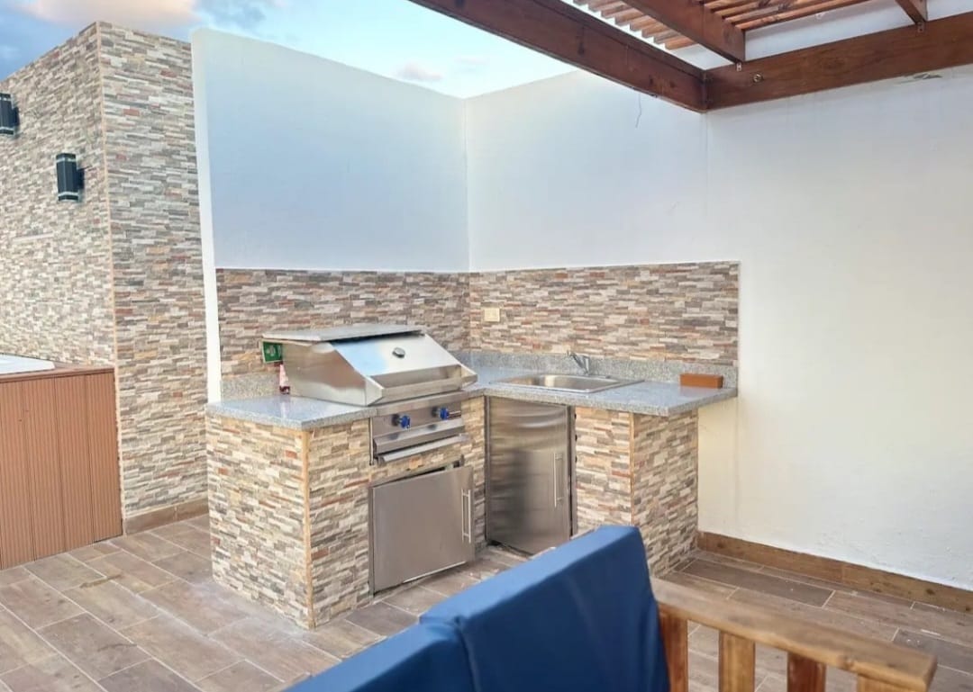 apartamentos - APARTAMENTO EN VENTA EN LOS RIELES DE GURABO.