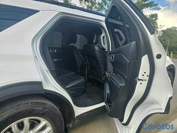 jeepetas y camionetas - Ford Explorer xlt 2023 6