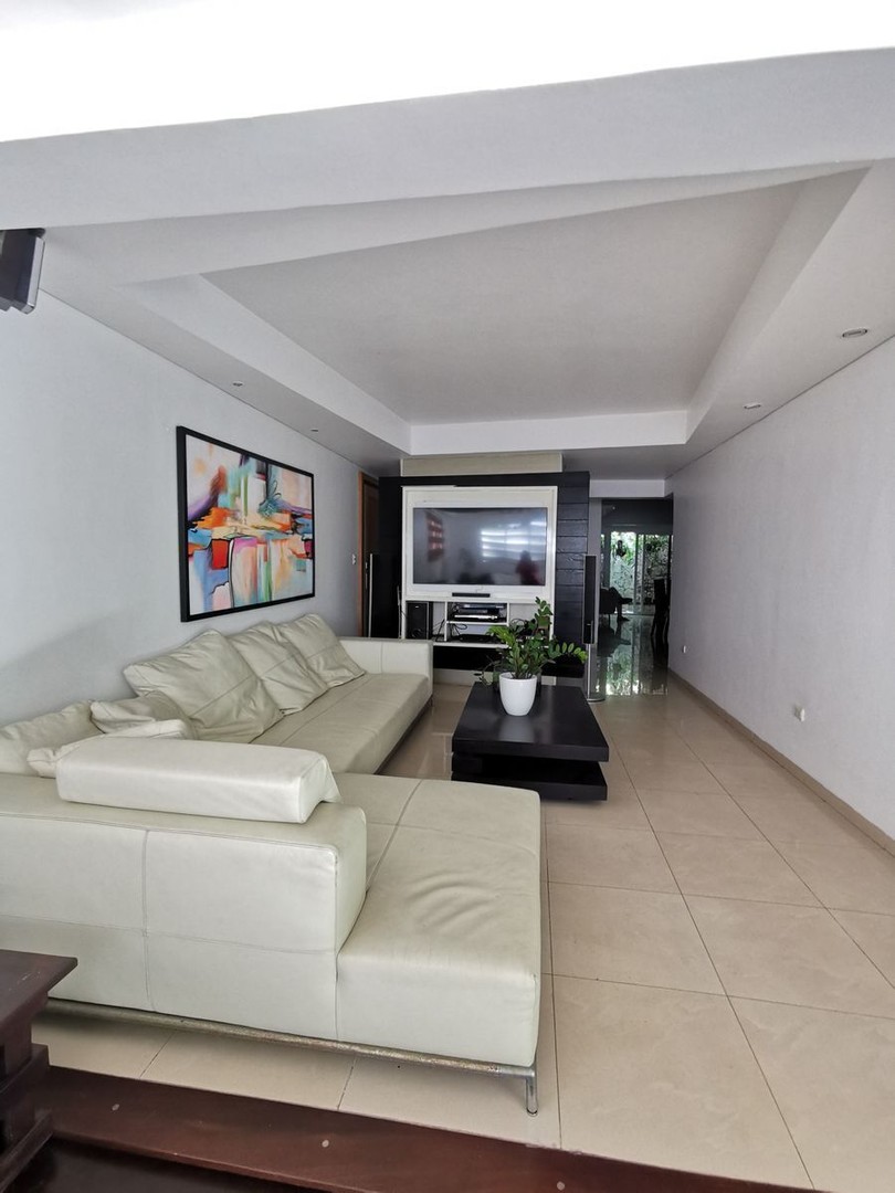Vendo Precioso Y Amplio Apartamento Primer Nivel En Zona Exclusiva Arroyo Hondo