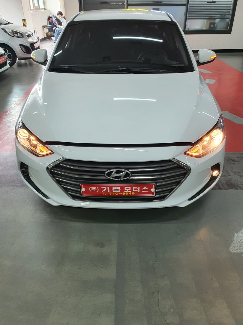 carros - 2017 Hyundai Avante 
Blanco Original Diesel
Privado  $ 790.000