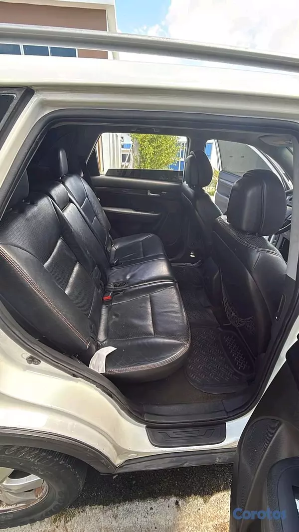 jeepetas y camionetas - Kia Sorento 2012 poco uso  6