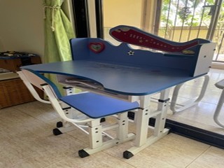 Mesa con silla para niños