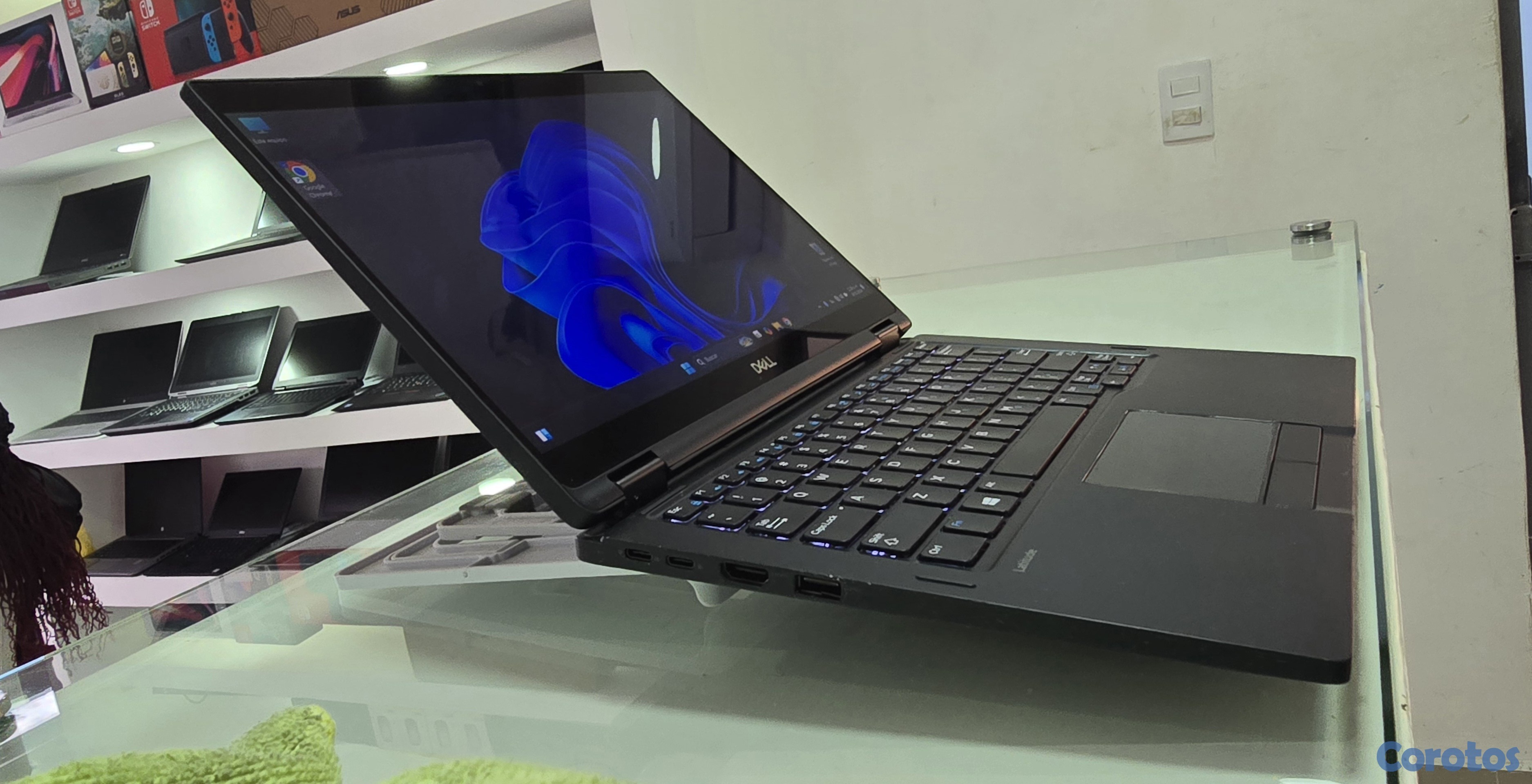 computadoras y laptops - Dell touch 13.3 Pulg Core i5 7th Gen Ram 8gb ddr4 Disco 128gb SSD Solido Wifi  2