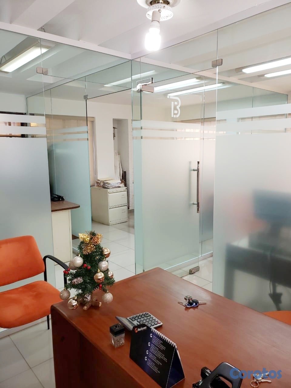 oficinas y locales comerciales - Local céntrico en Evaristo morales  10