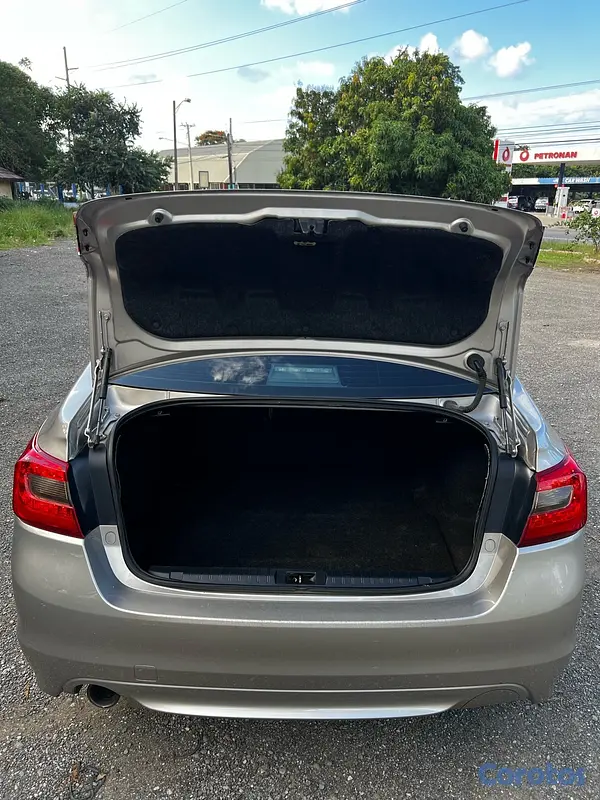carros - Subaru Legacy Premium  8