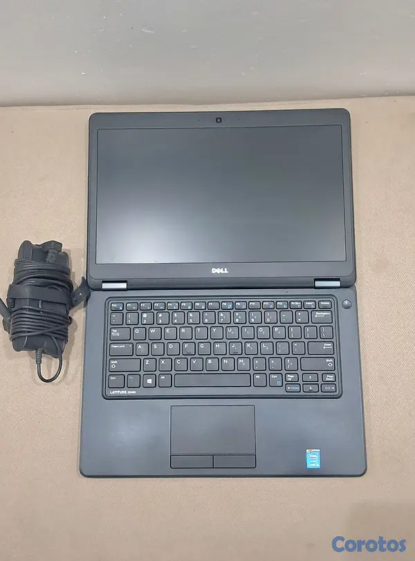 computadoras y laptops - Laptop Dell i5 8GB Ram 250GB SSD Win 10 E5450 4