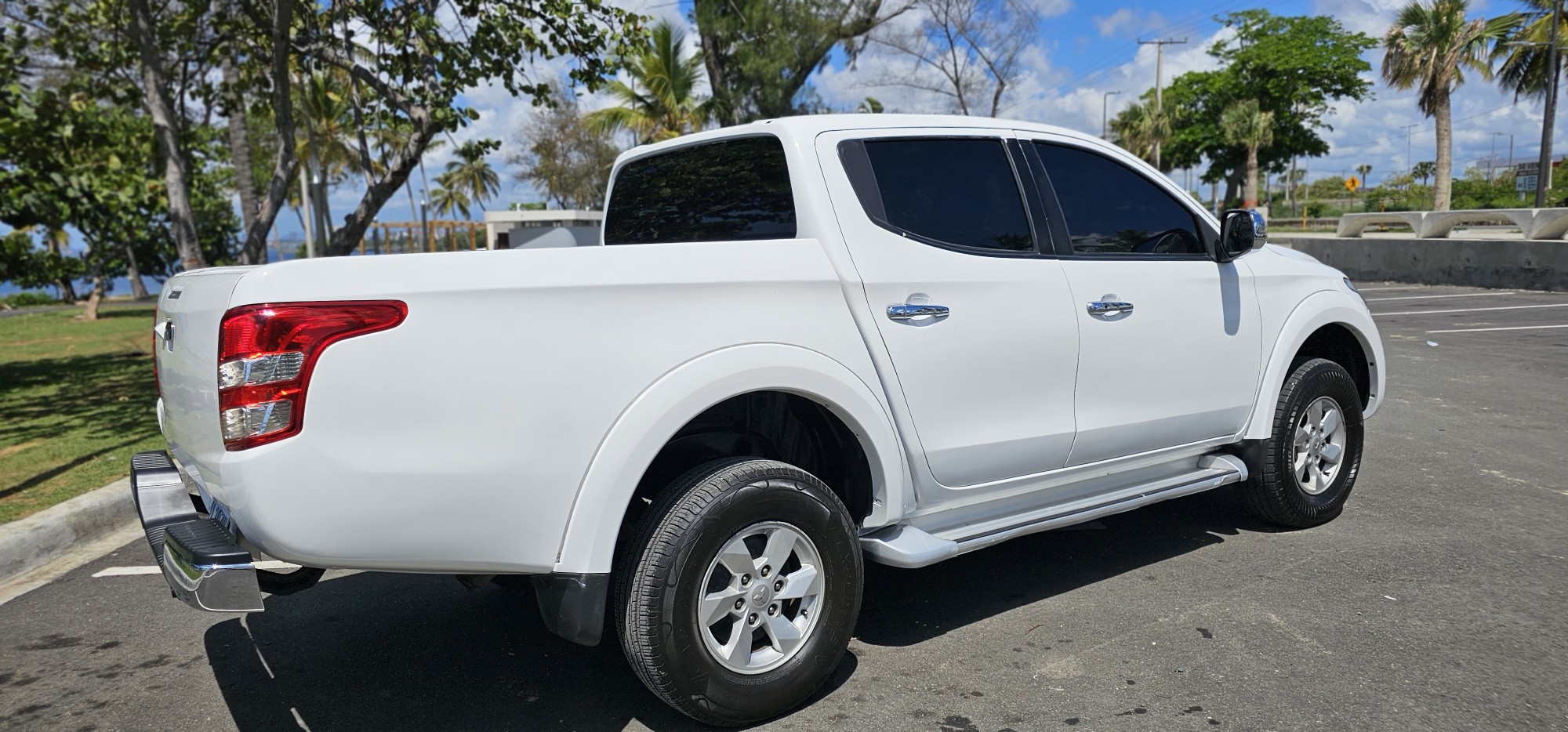 jeepetas y camionetas - Mitsubishi L200 2019 full 4x4  8