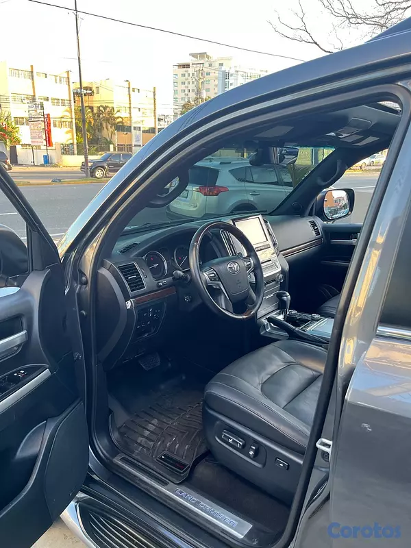 jeepetas y camionetas - Toyota Land Cruiser VXR 2020 10