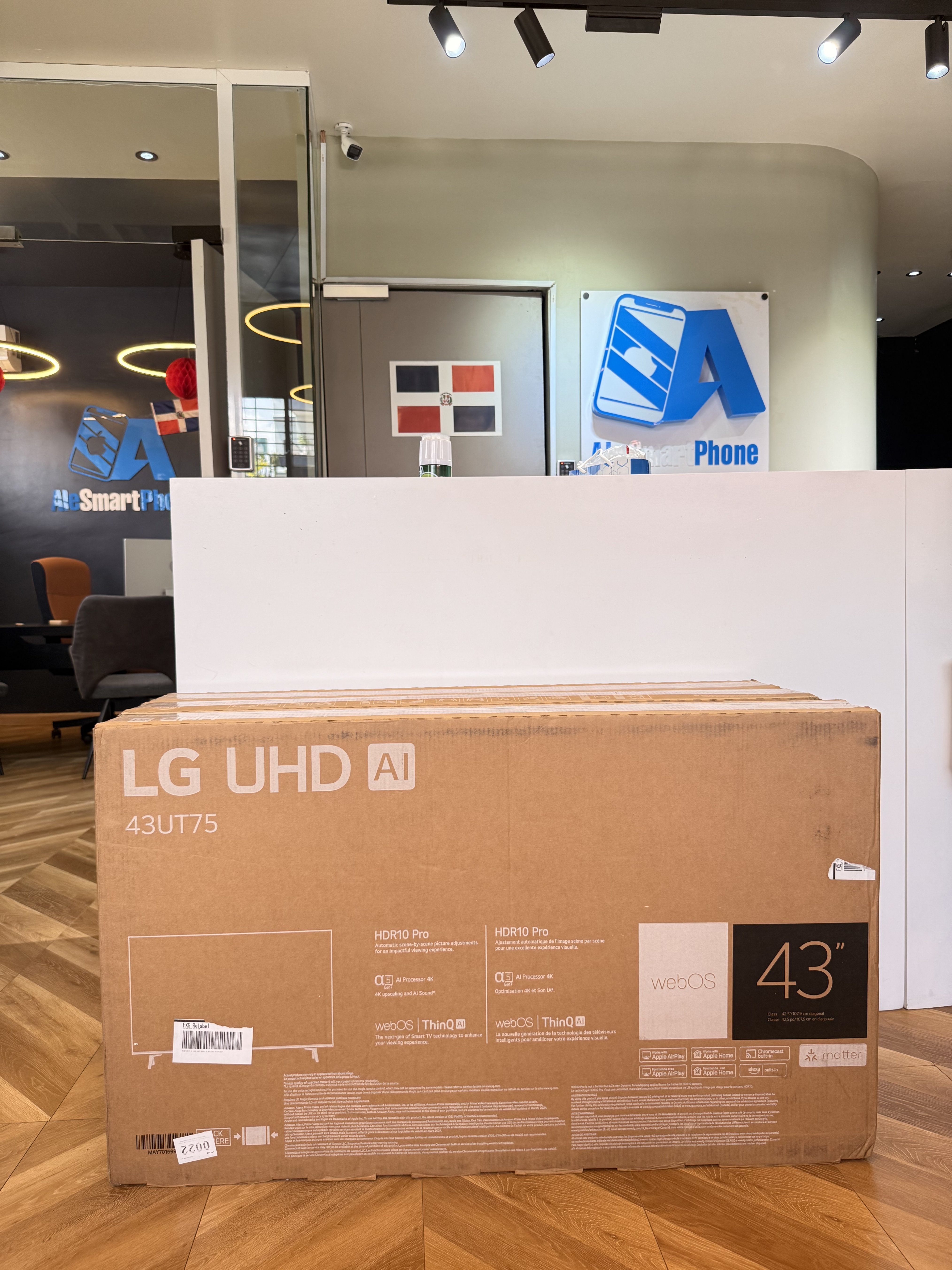 tv - LG UHD 43”  1