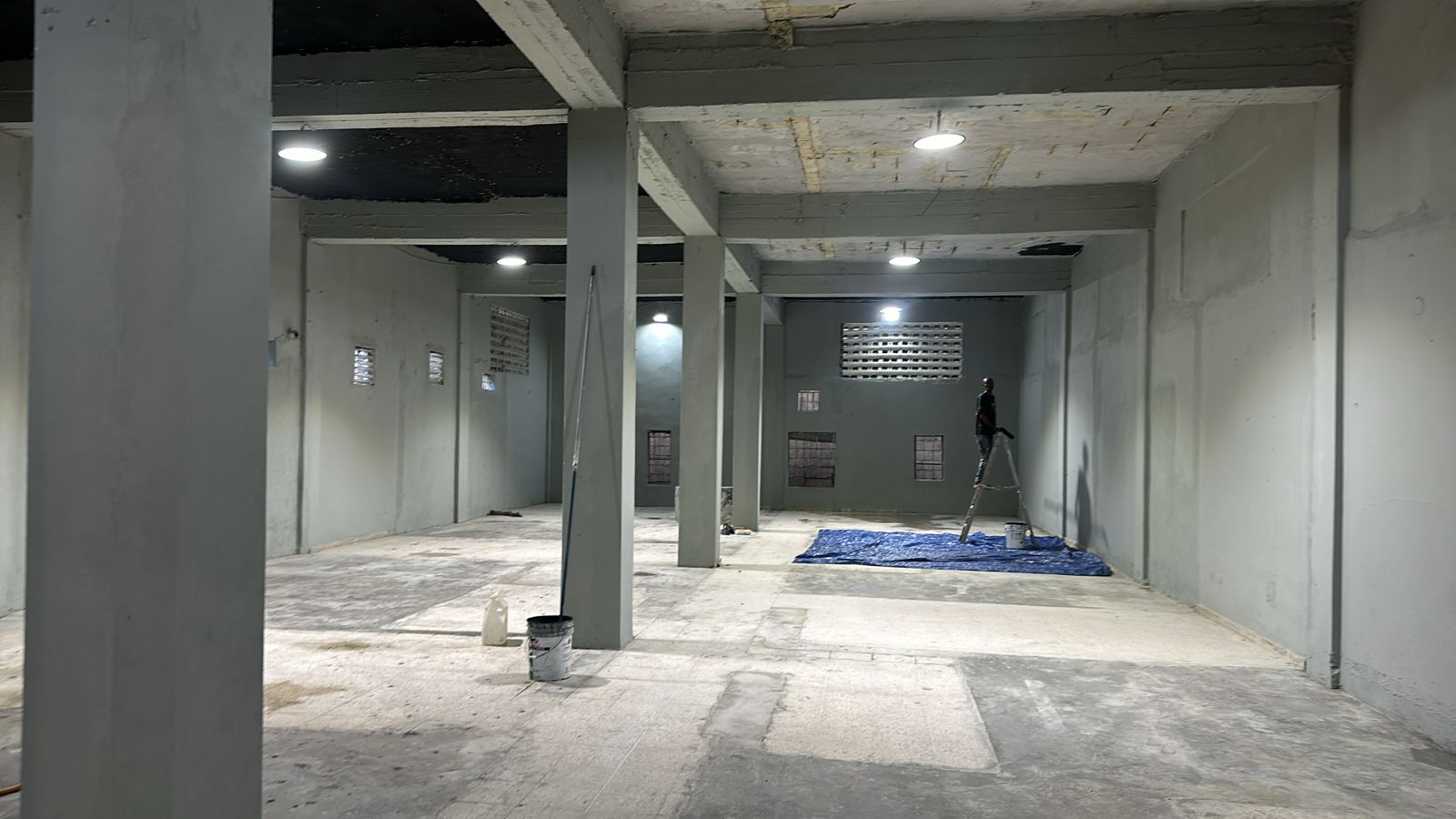 oficinas y locales comerciales - Local 2do piso 227 mts en la Nicolás de Ovando