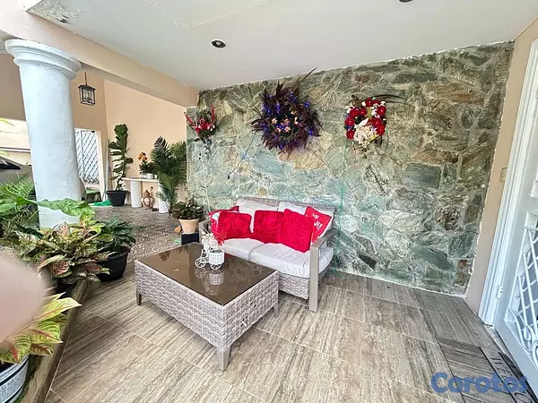 casas - vendo casa los Ríos de dos muebles 5 habitaciones 4 de ellas con baño 3 parqueos 6