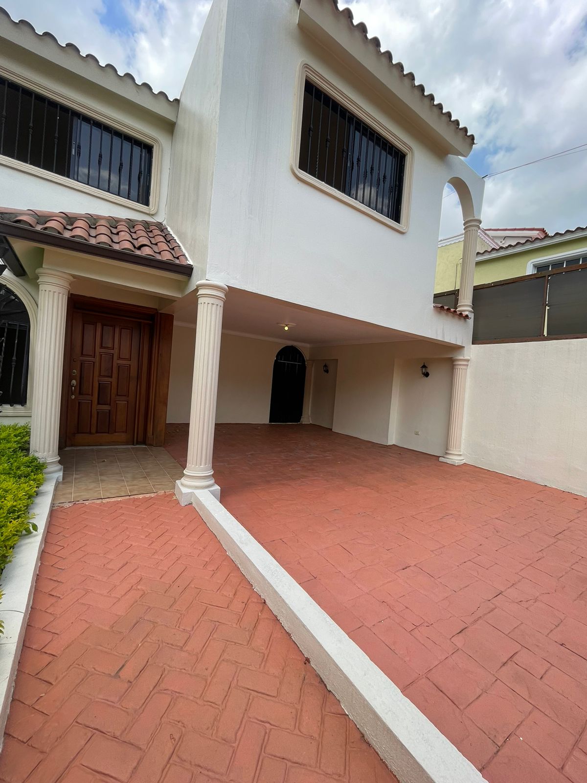 casas - 🏡 Venta de Casa en Arroyo Hondo III 🌳✨ 9