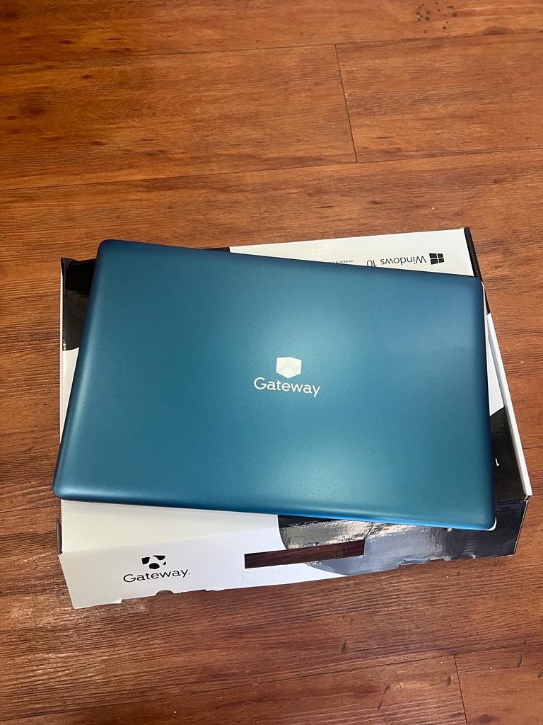 computadoras y laptops - Laptop Gateway 15 Pulgadas Ryzen 5 2