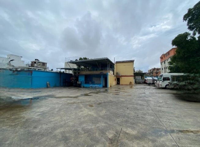 solares y terrenos - Terreno en venta Quizqueya #24-1965 con construcción comercial, oficinas. 8