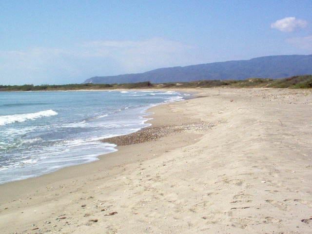 solares y terrenos - Solar En Azua Con Playa, con 1,750,000 metros con Playa 925m2 3