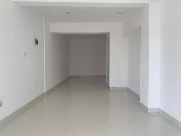 oficinas y locales comerciales - Local primer nivel arroyo hondo 2
