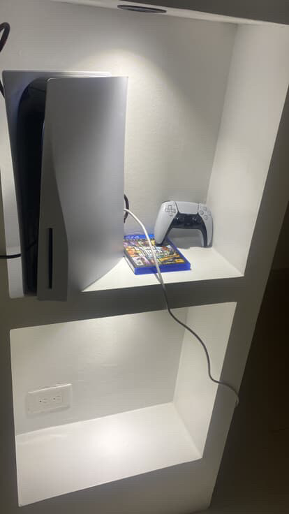 consolas y videojuegos - Ps5 edición disco 
juego de gta 
control 