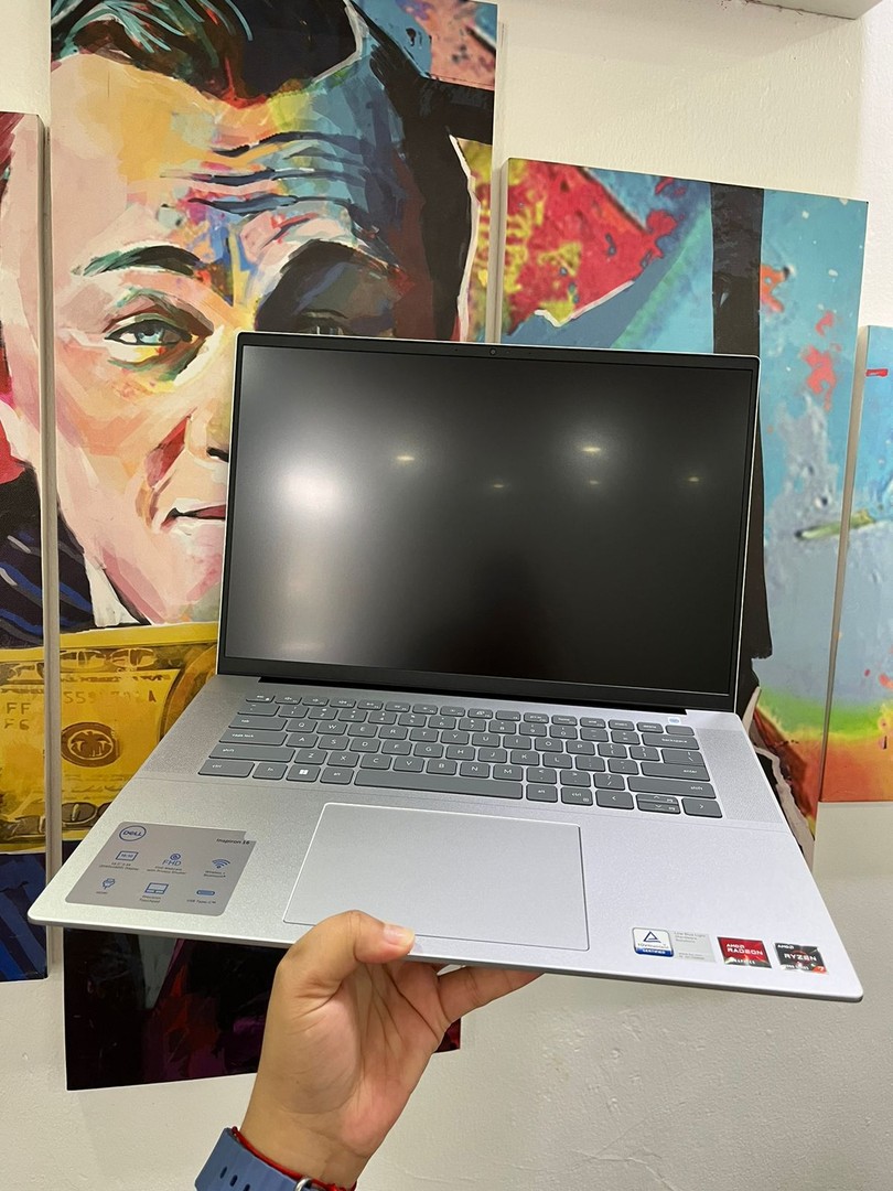 computadoras y laptops - Laptop Dell Inspiron 16 Ryzen 7 / 1TB SSD / 16gb RAM / 16-inch  1