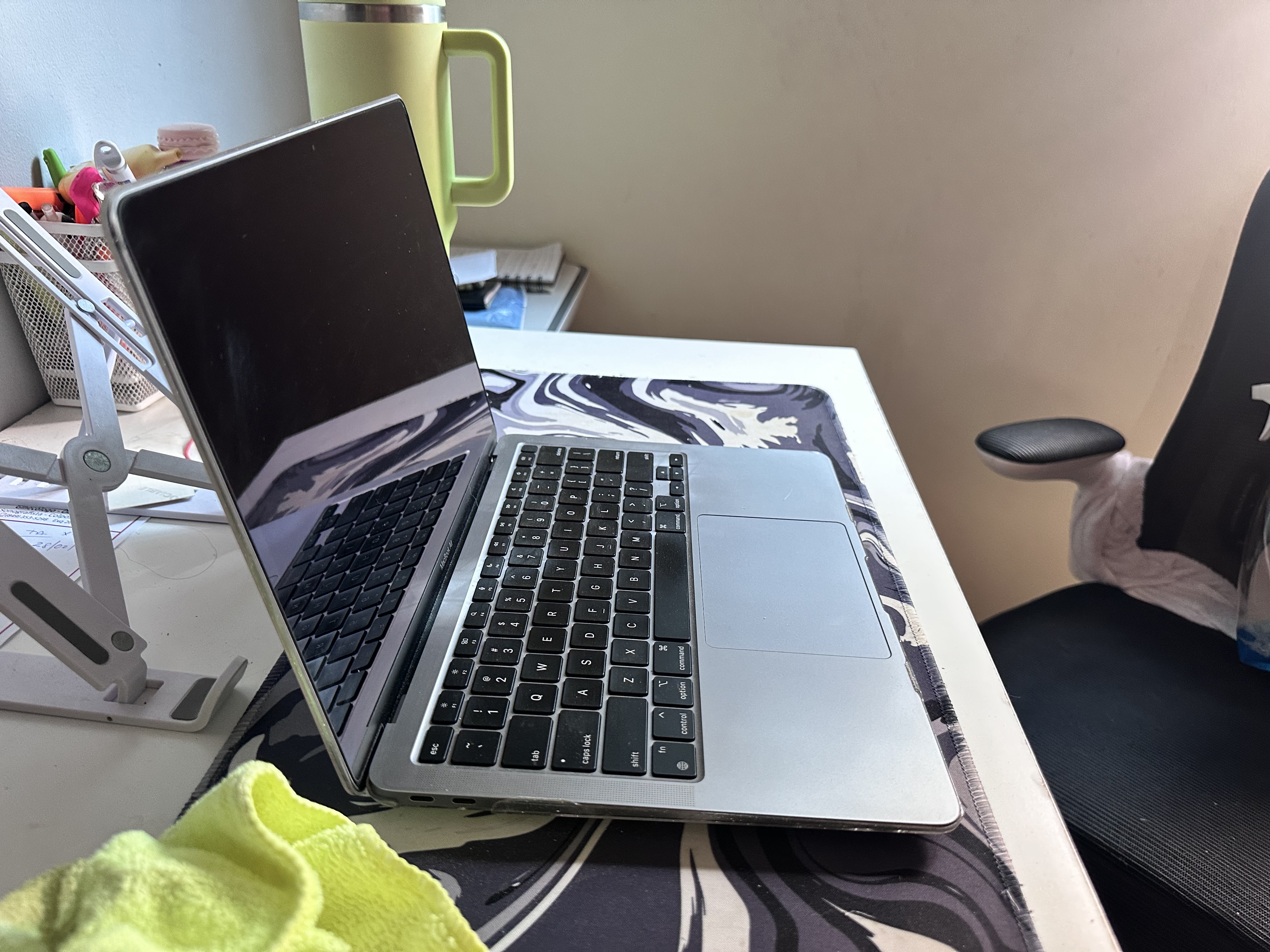 computadoras y laptops - MACBOOK AIR 13” M1 8/256 2