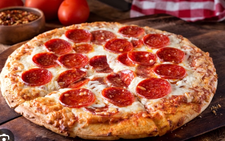 candidatos - Pizzería, solicita empleados de línea. Horario rotativo de 10 AM a 11 PM