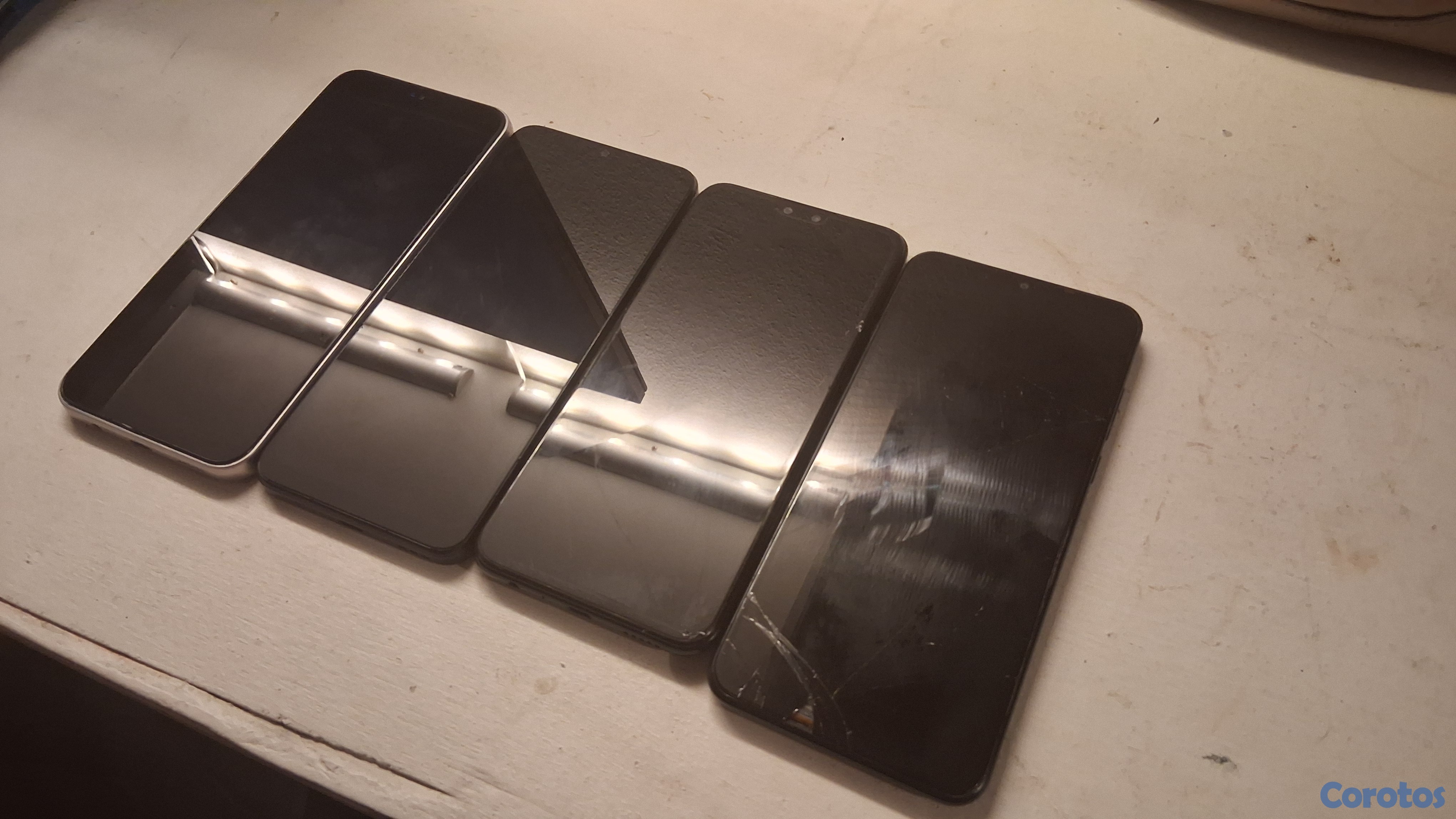 celulares y tabletas - Lote de Celulares para piezas, 4 modelos.
 3