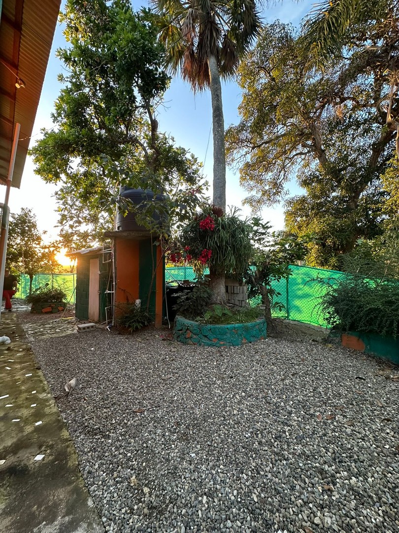 solares y terrenos - Finca de 7 Tareas con Caseta y Piscina en Las Montañas  5