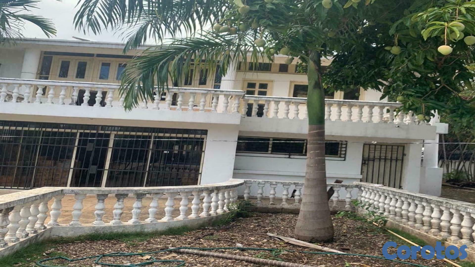 casas - Amplia casa en Los Cacicazgos 8